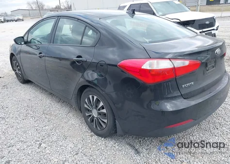 2015 Kia Forte Lx z USA, uszkodzony, nr VIN KNAFK4A60F5337758